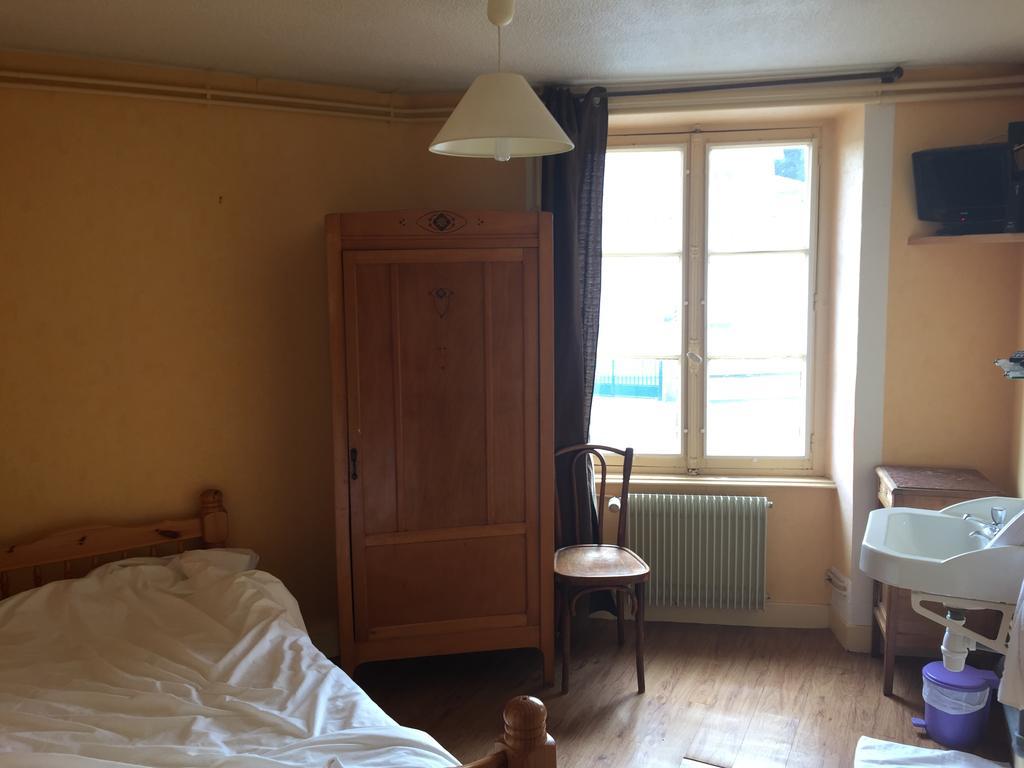 Hotel Saint Pierre Les Sauvages  Oda fotoğraf